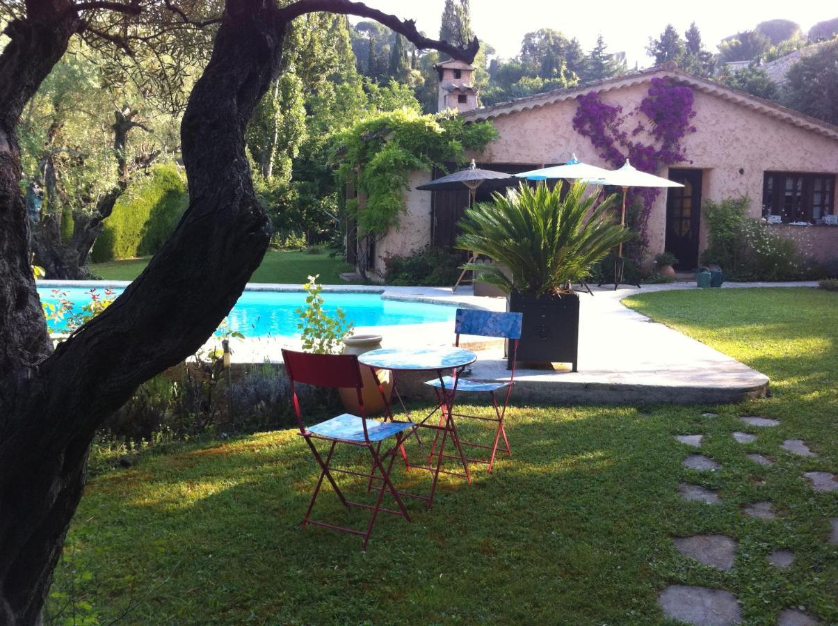 Abeille Bed & Breakfast Vence Bagian luar foto